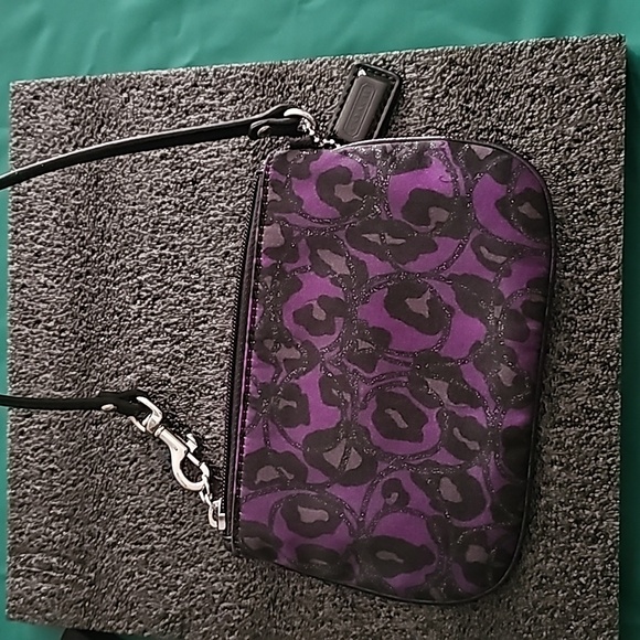 Coach poppy pouch 2024 vintage must have - Picture 2 of 4